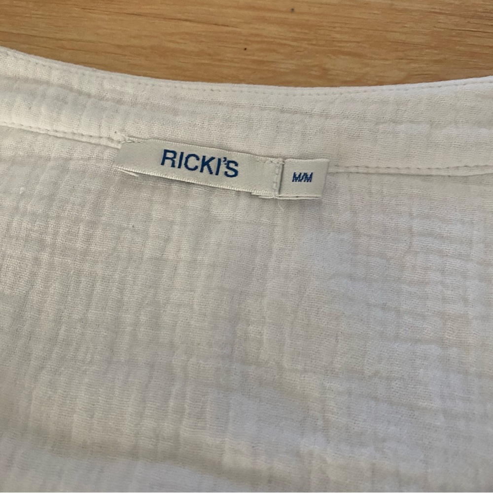 Ricki's Crinkle Gauze V-Neck Blouse - Picture 5 of 12